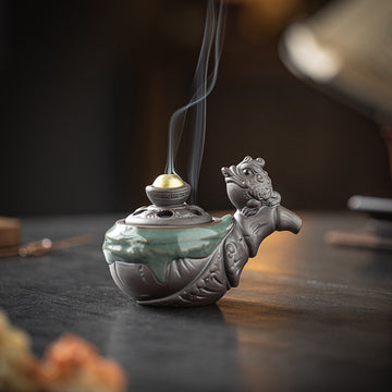 zensoullab Lucky Money Pipe Golden Toad Mini Incense Burner Home Indoor Small Coil Incense Burner Zen Tea Room Incense Aromatherapy Burner Ornament