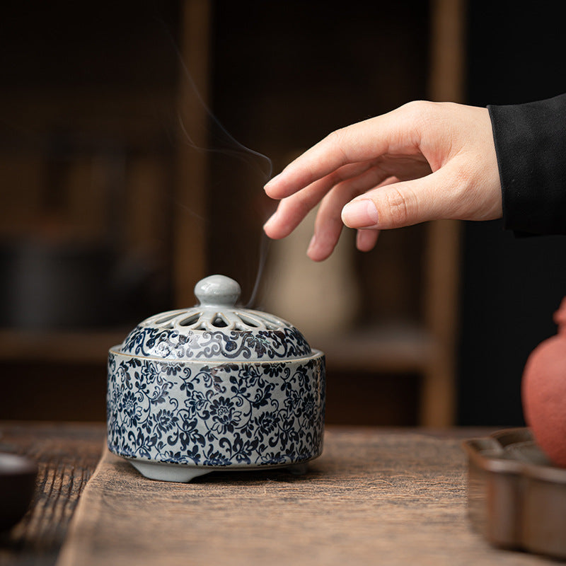 zensoullab Blue and White Twining Lotus Coil Incense Burner Ancient Pottery Clay Antique Ceramic Coil Incense Aromatherapy Ornament Incense Burner Home Incense Holder Incense Ceremony