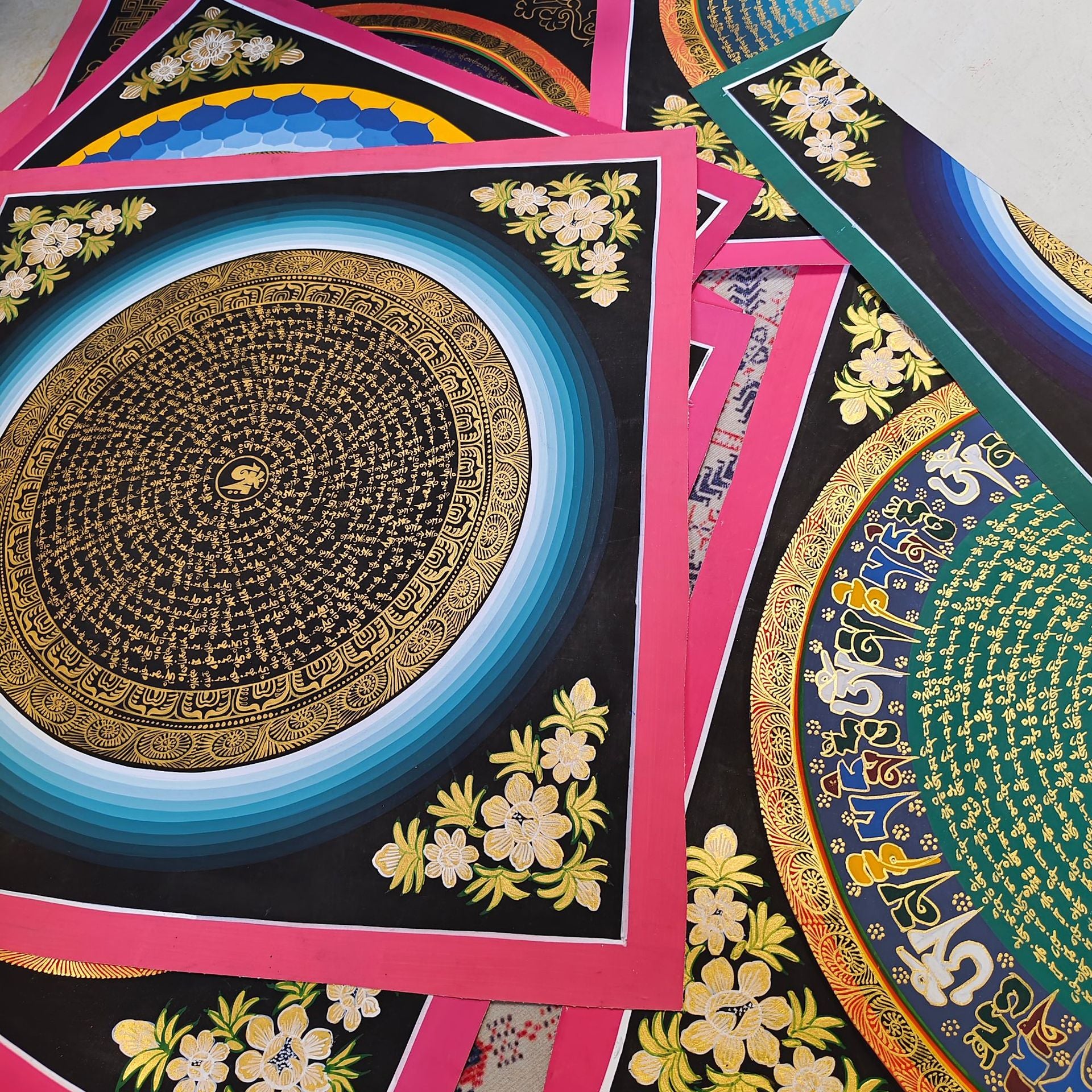 zensoullab Nepal Hand-painted Thangka Six-Word Mantra Mandala Mandala Sutra Decorative Painting Living Room Entrance Hanging Painting