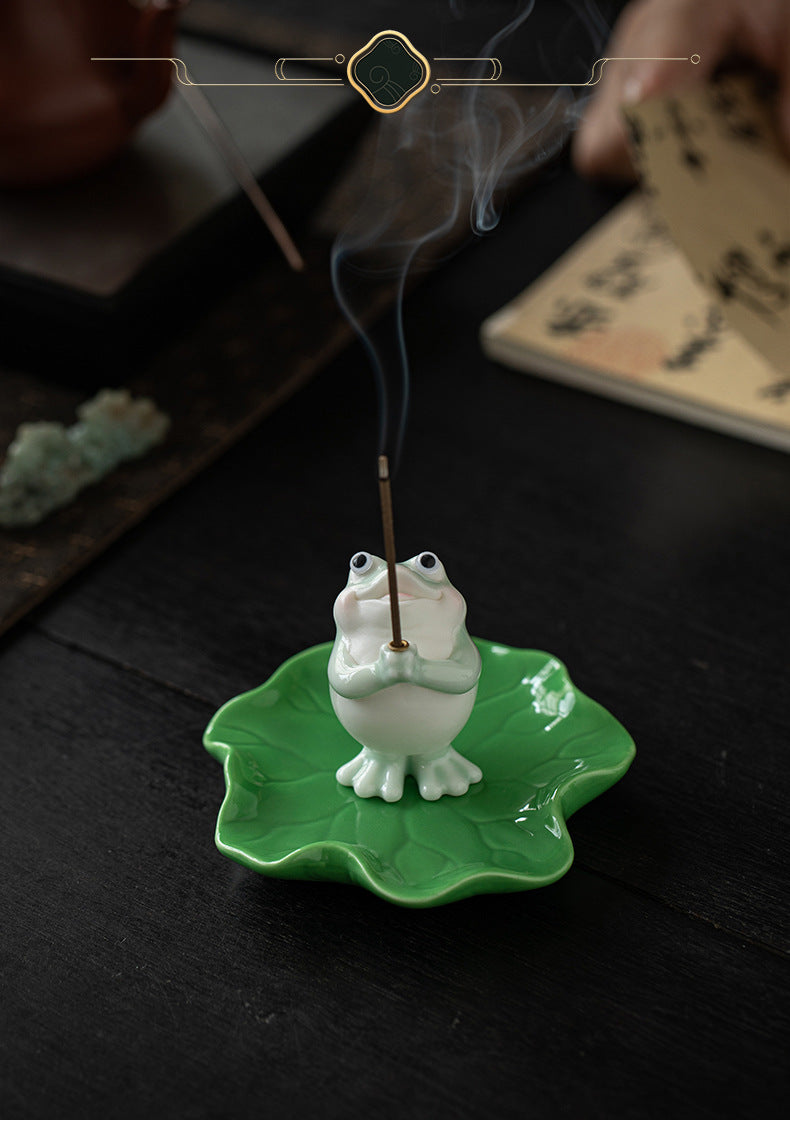 zensoullab Ceramic Wishing Frog Incense Burner for Home Indoor Use, Agarwood Sandalwood Incense Holder, Cute Tea Table Aromatherapy Burner Ornament