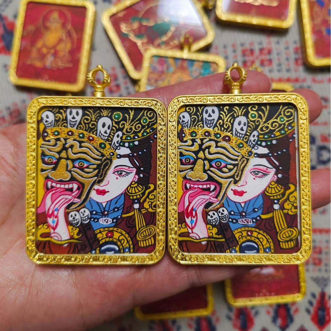 zensoullab Nepal Hand-painted Female God of Wealth Thangka Zaka Ram Past and Present Life Tibetan God of Wealth Small Thangka Gawu Box Pendant