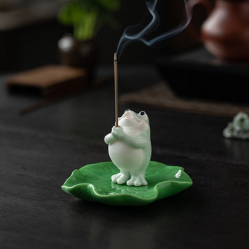 zensoullab Ceramic Wishing Frog Incense Burner for Home Indoor Use, Agarwood Sandalwood Incense Holder, Cute Tea Table Aromatherapy Burner Ornament