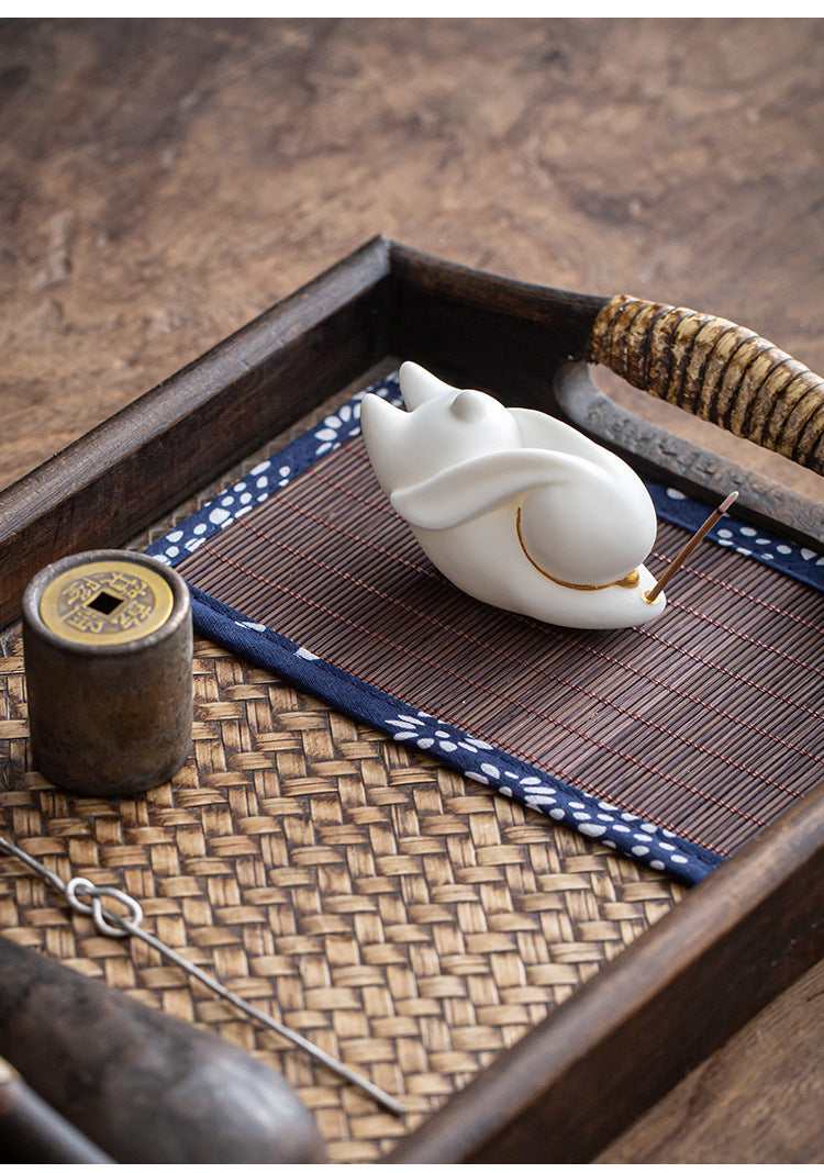 Zensoullab Creative Cute Little White Rabbit Ceramic Aromatherapy Stove Decoration Tea Ornaments Cover Living Room Home Incense Sandalwood Incense Stick Holder