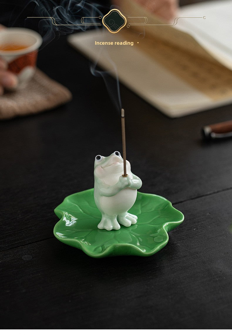 zensoullab Ceramic Wishing Frog Incense Burner for Home Indoor Use, Agarwood Sandalwood Incense Holder, Cute Tea Table Aromatherapy Burner Ornament