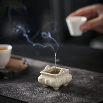 zensoullab Chinese Style Ceramic Incense Burner Tea Room Home Use Offering Four-Legged Incense Burner Portable Desktop Incense Holder Incense Ceremony Zen Ornament