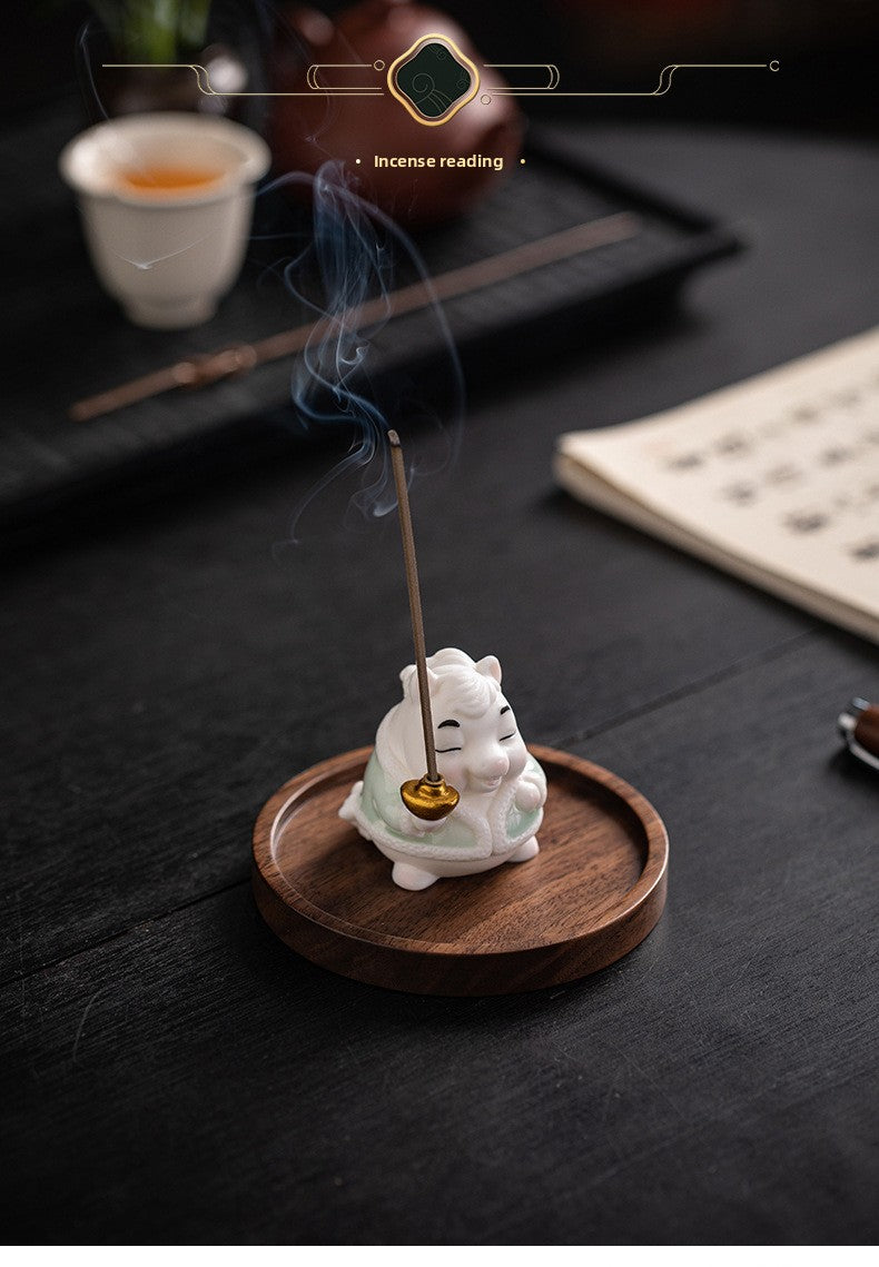 zensoullab Creative Ceramic Little Fortune Horse Incense Burner Cute Incense Holder Incense Stand Incense Tray Year of the Horse Mascot Aromatherapy Burner Incense Ceremony Ornament