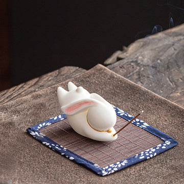 Zensoullab Creative Cute Little White Rabbit Ceramic Aromatherapy Stove Decoration Tea Ornaments Cover Living Room Home Incense Sandalwood Incense Stick Holder