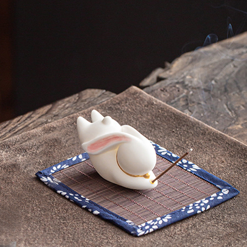 Zensoullab Creative Cute Little White Rabbit Ceramic Aromatherapy Stove Decoration Tea Ornaments Cover Living Room Home Incense Sandalwood Incense Stick Holder