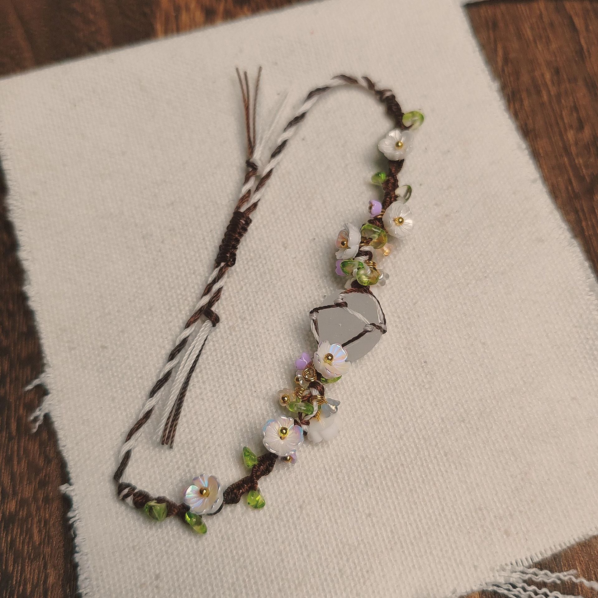 zensoullab Springtime Flower Natural White Crystal Heavy Craft Crushed Stone Braided Bracelet Hot Sale Gift for Best Friend or Classmate