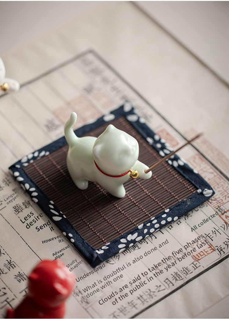 zensoullab Creative Cute Little Cat Ceramic Ornament Soft Healing Tea Pet Pen Holder Home Indoor Sandalwood Incense Holder Incense Tool