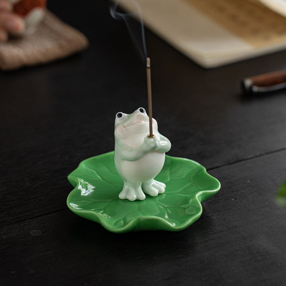 zensoullab Ceramic Wishing Frog Incense Burner for Home Indoor Use, Agarwood Sandalwood Incense Holder, Cute Tea Table Aromatherapy Burner Ornament