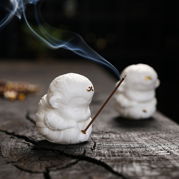zensoullab Creative Cute Monkey Ceramic Aromatherapy Burner Ornament Soft Adorable Tea Pet Monkey Home Indoor Living Room Incense Holder