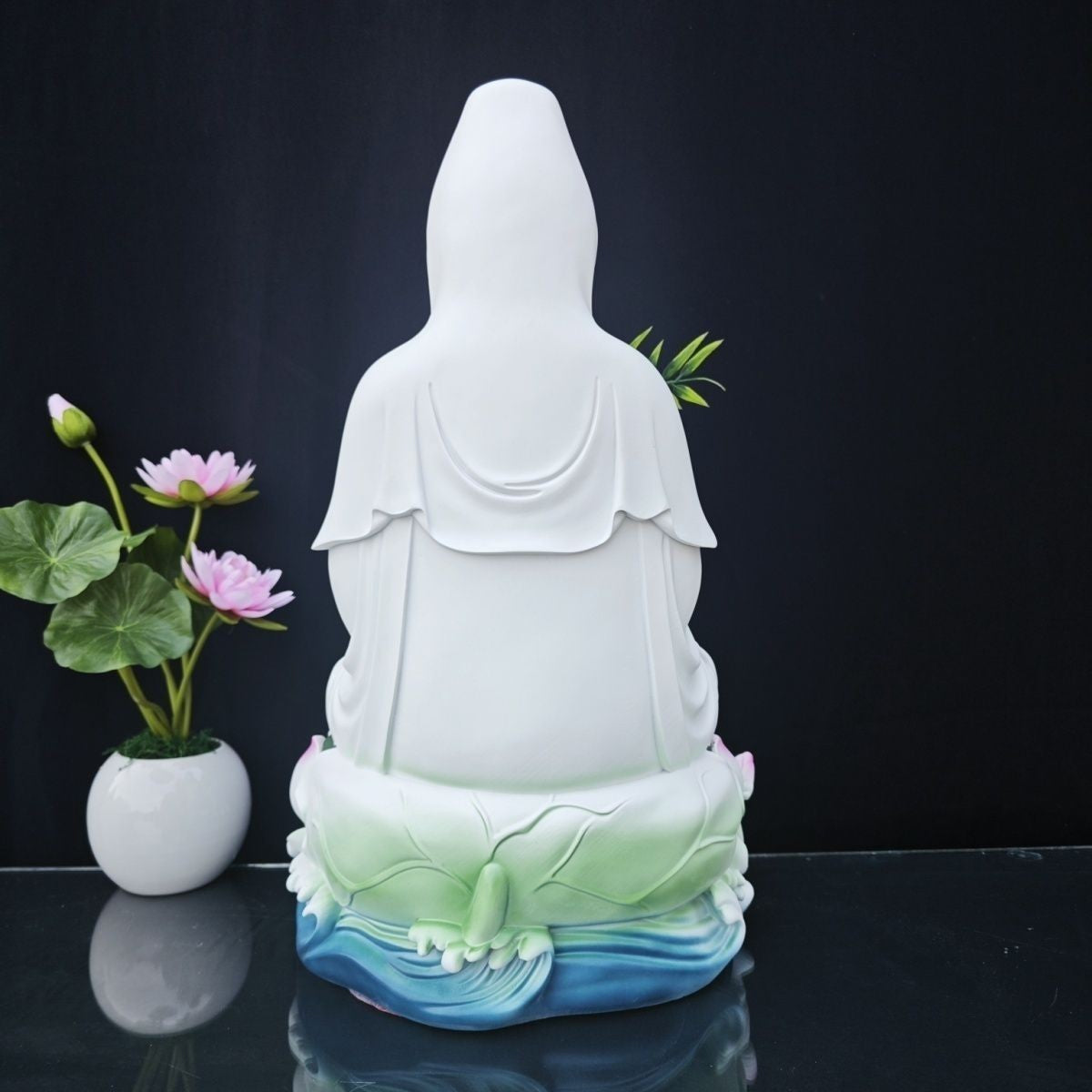 Avalokiteshvara Bodhisattva on Lotus Throne Statue