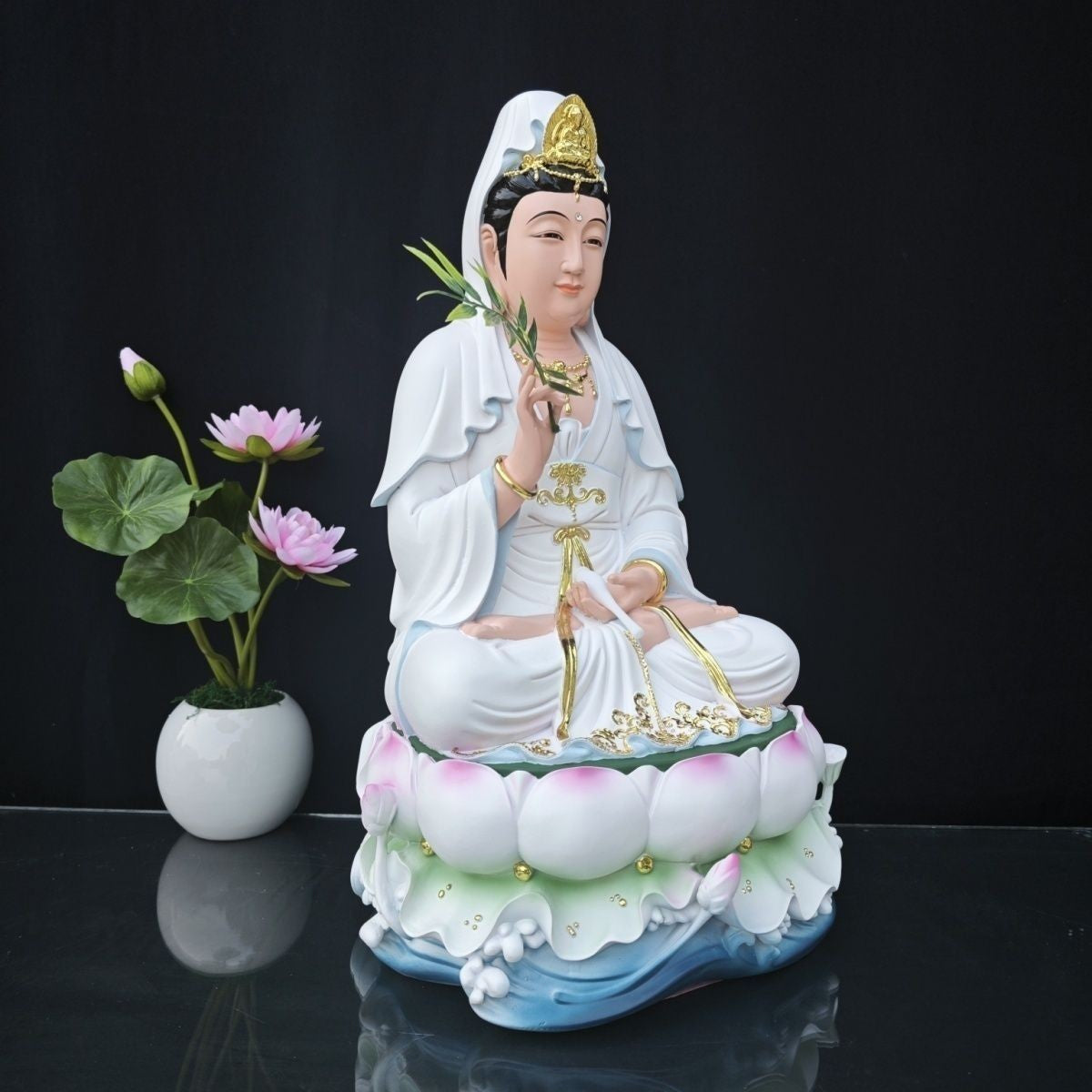 Avalokiteshvara Bodhisattva on Lotus Throne Statue