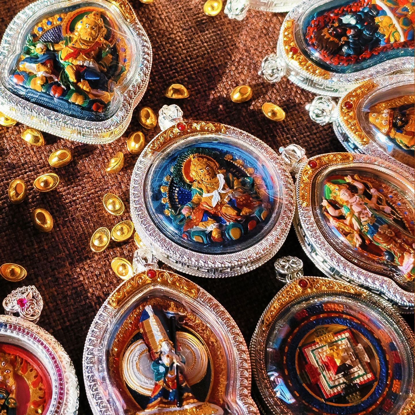 zensoullab Hand-painted Rubbing Thangka Three-dimensional Painted Black God of Wealth Gawu Box Pendant Necklace Zakiram Buddha Amulet