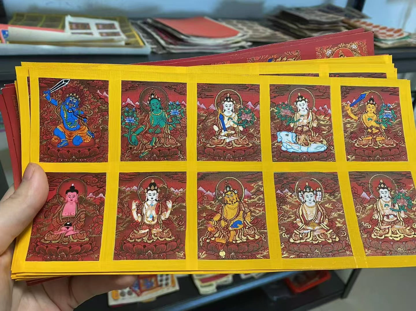 zensoullab Nepal Hand-painted Eight Guardian Deities Twelve Zodiacs Nativ Buddha Portable Thangka God of Wealth Green Tara Necklace Pendant