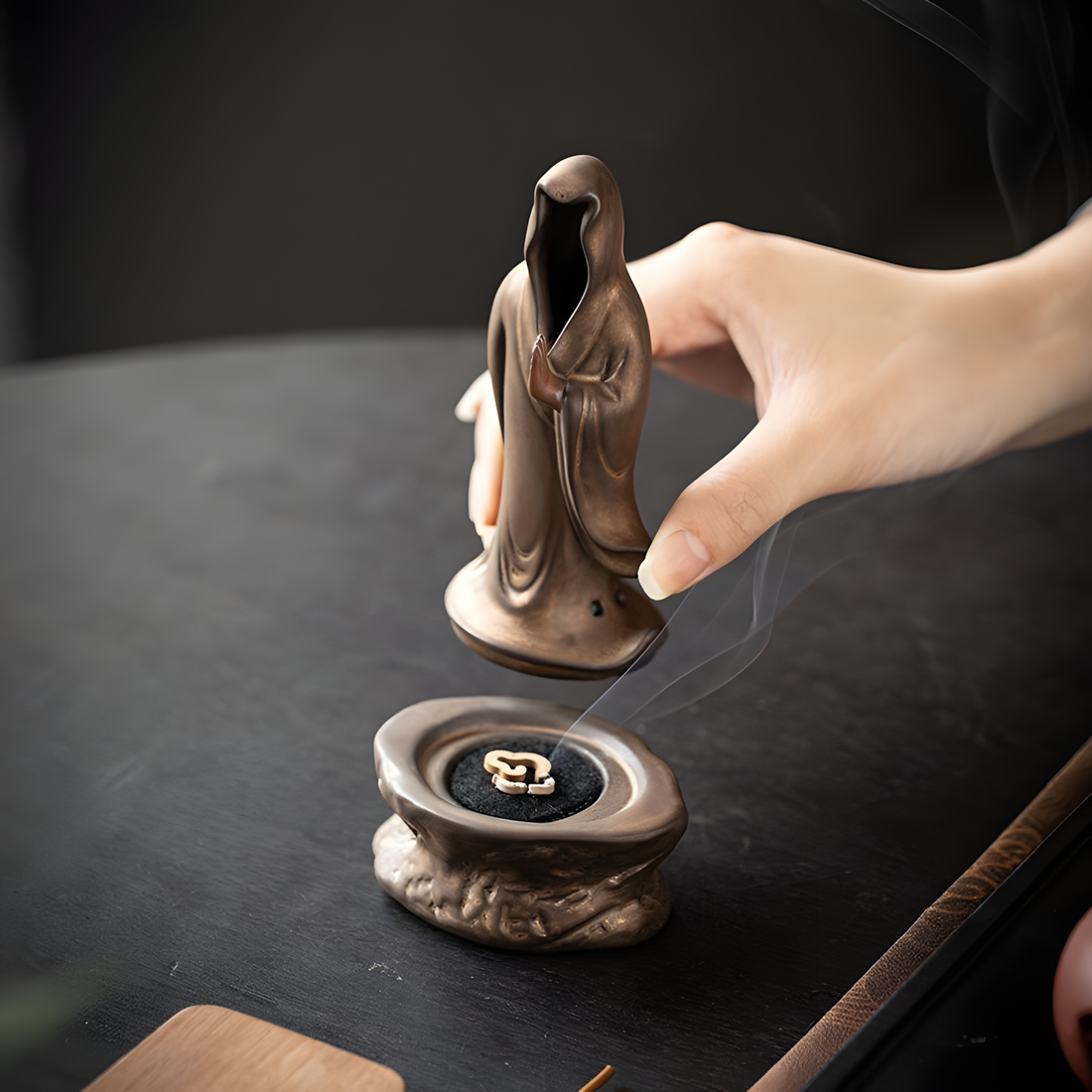 Zensoullab “Formless Guardian” Vintage Ceramic Incense Burner – Meditation & Mindfulness Decor