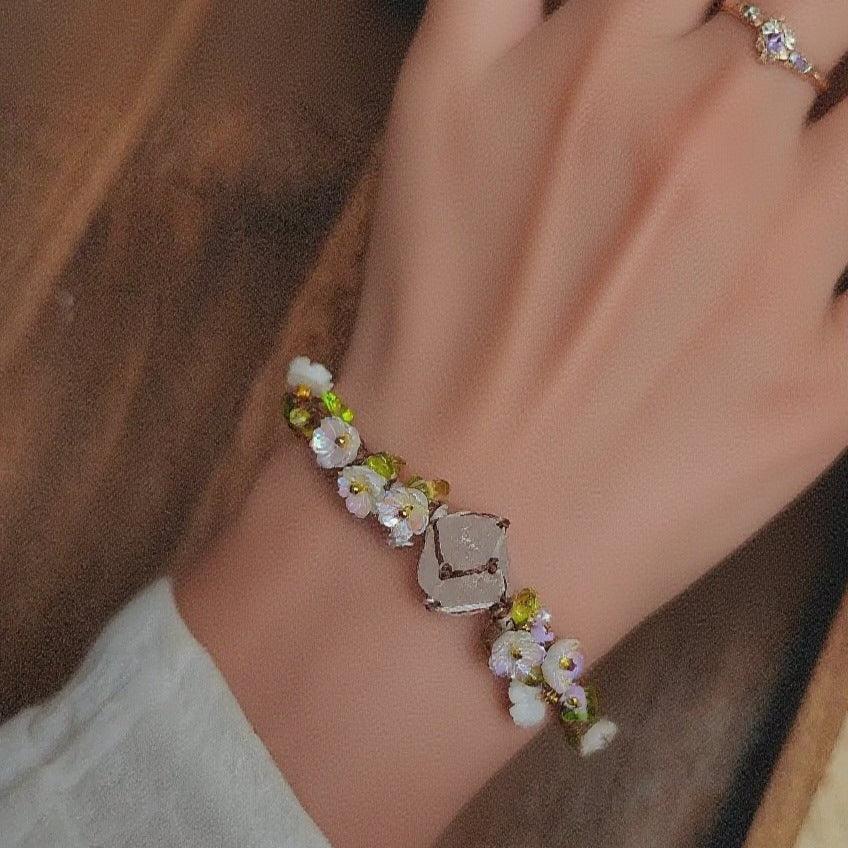 zensoullab Springtime Flower Natural White Crystal Heavy Craft Crushed Stone Braided Bracelet Hot Sale Gift for Best Friend or Classmate