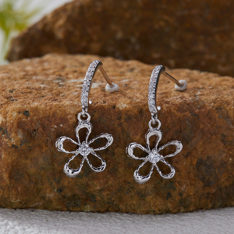 zensoullab Korean Version S925 Sterling Silver Zircon Colorful Gemstone Collarbone Chain Fashion Sweet Hollow Small Flower Pendant Necklace for Women