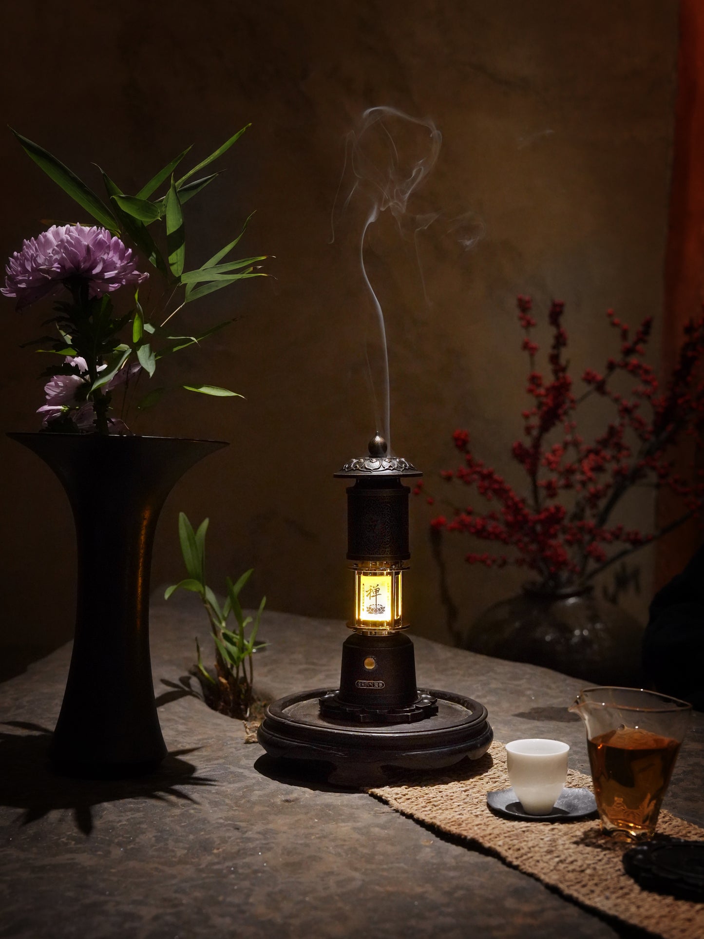 The Sacred Light Artistic Awakening Lighthouse Aroma Lamp features integrated functions of a speaker, aromatherapy, and ambient lighting.