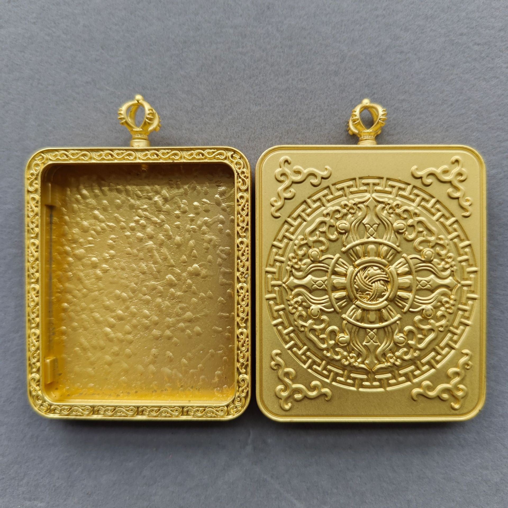 zensoullab Nepal Hand-painted Zodiac Birth Buddha Thangka Manjushri Yellow God of Wealth Green Tara Portable Gau Box Small Thangka Pendant