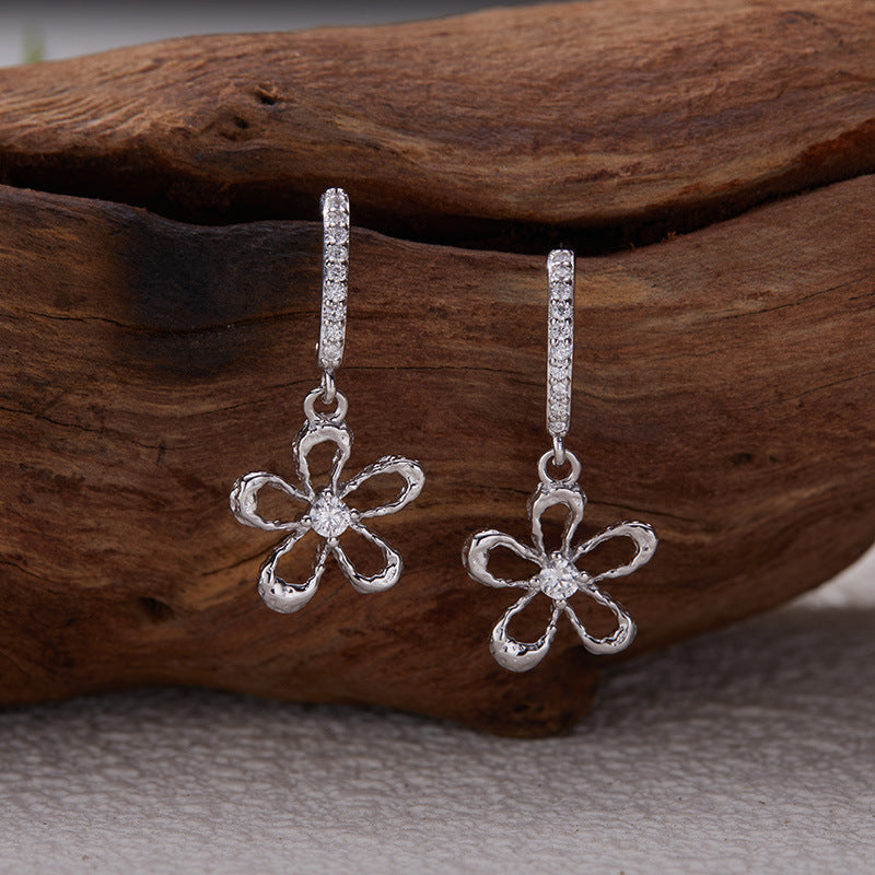 zensoullab Korean Version S925 Sterling Silver Zircon Colorful Gemstone Collarbone Chain Fashion Sweet Hollow Small Flower Pendant Necklace for Women