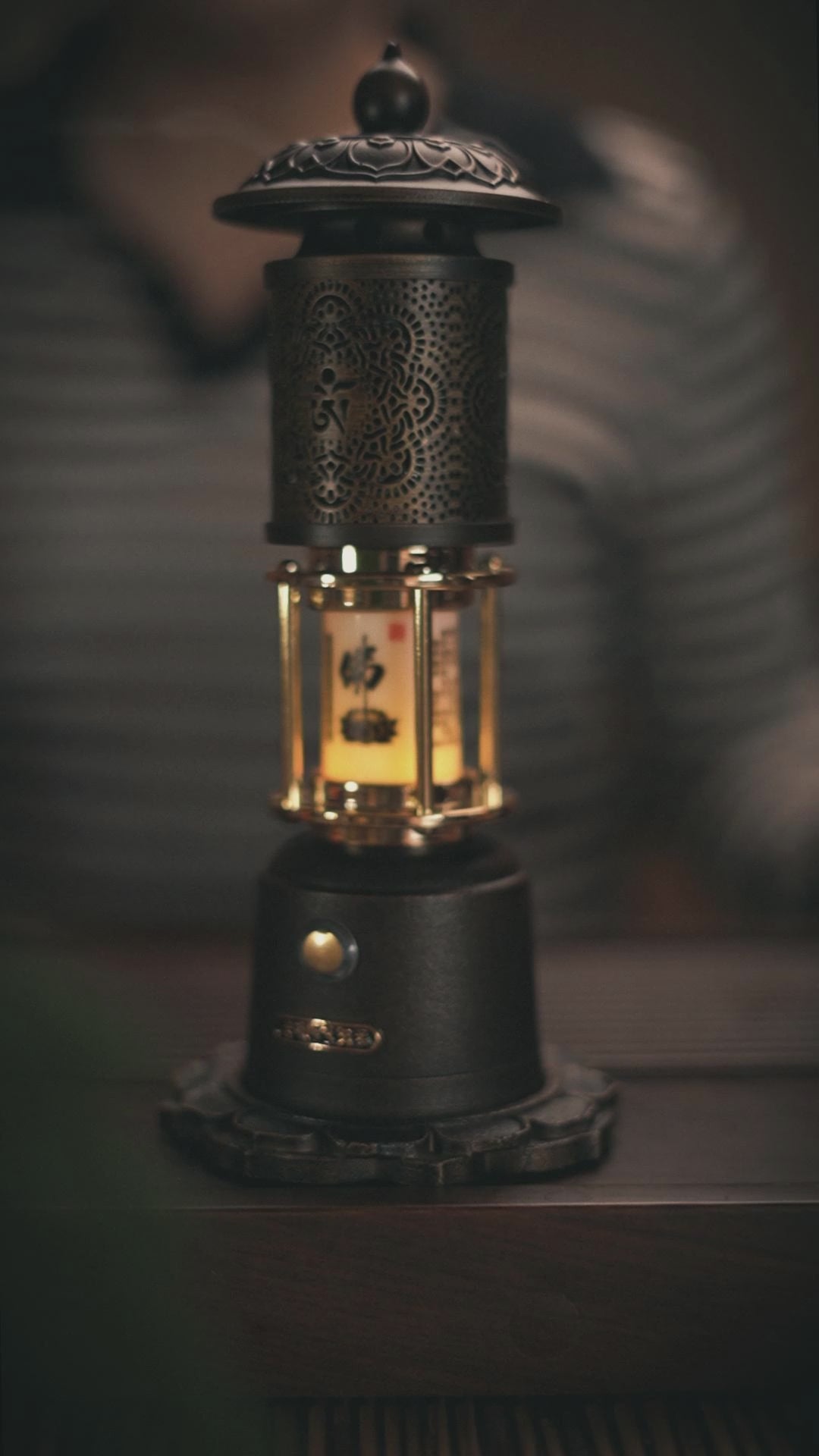 The Sacred Light Artistic Awakening Lighthouse Aroma Lamp features integrated functions of a speaker, aromatherapy, and ambient lighting.